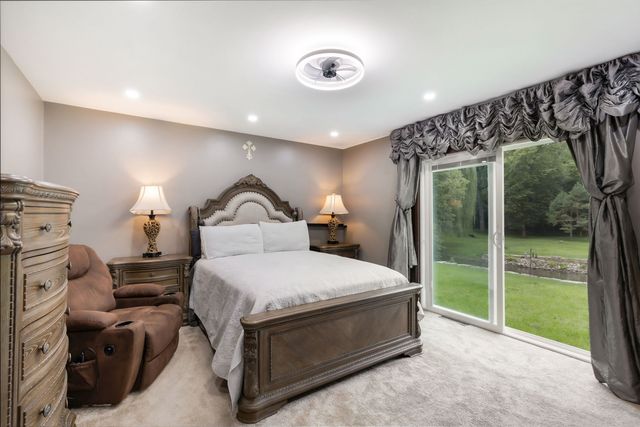 83 S Linden Drive, Plano, IL 60545