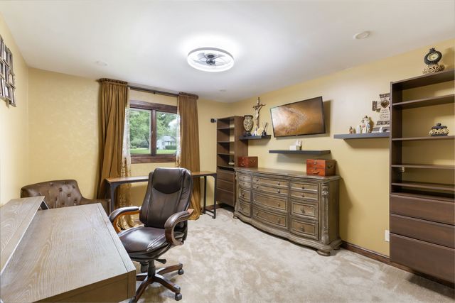 83 S Linden Drive, Plano, IL 60545