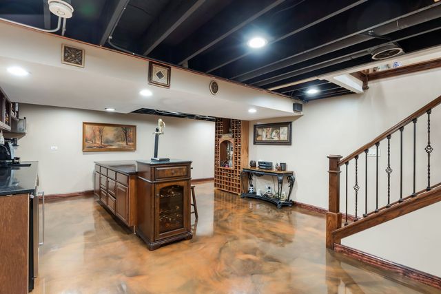 83 S Linden Drive, Plano, IL 60545