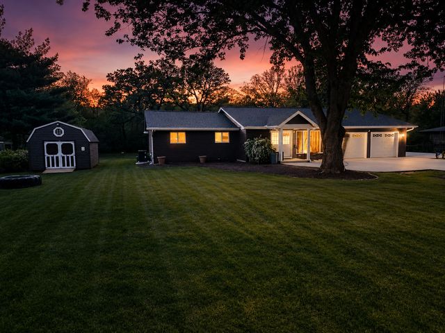 83 S Linden Drive, Plano, IL 60545