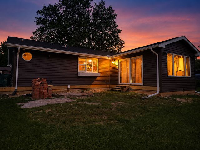 83 S Linden Drive, Plano, IL 60545