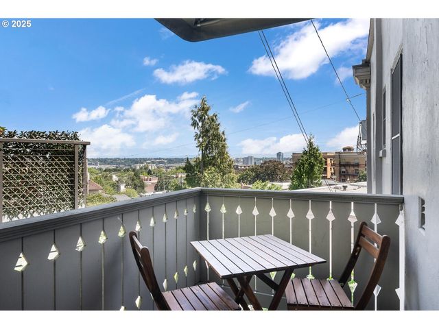 839 Sw GREEN Ave, Portland, OR 97205