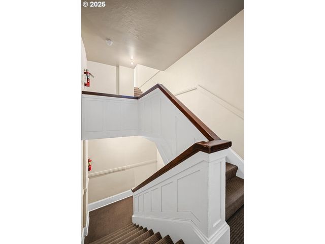 839 Sw GREEN Ave, Portland, OR 97205