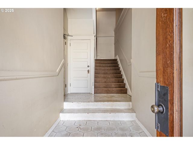 839 Sw GREEN Ave, Portland, OR 97205