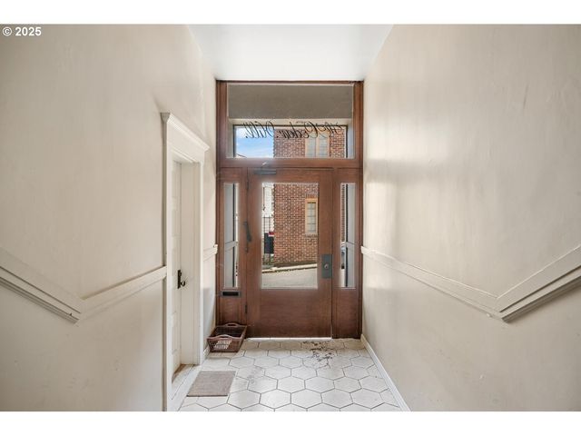 839 Sw GREEN Ave, Portland, OR 97205