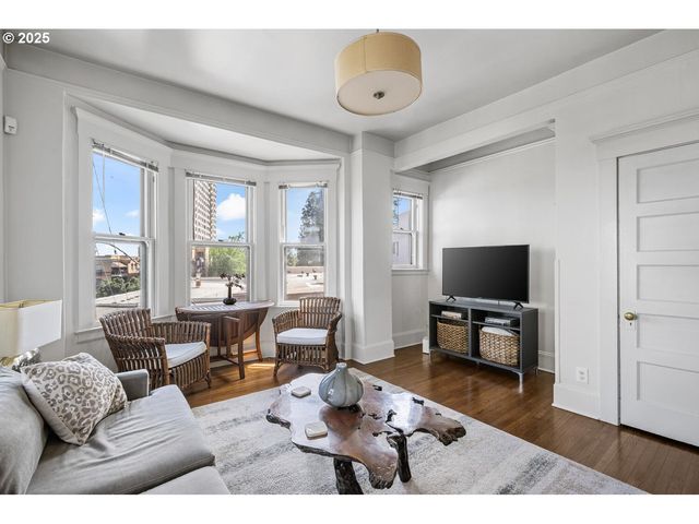 839 Sw GREEN Ave, Portland, OR 97205