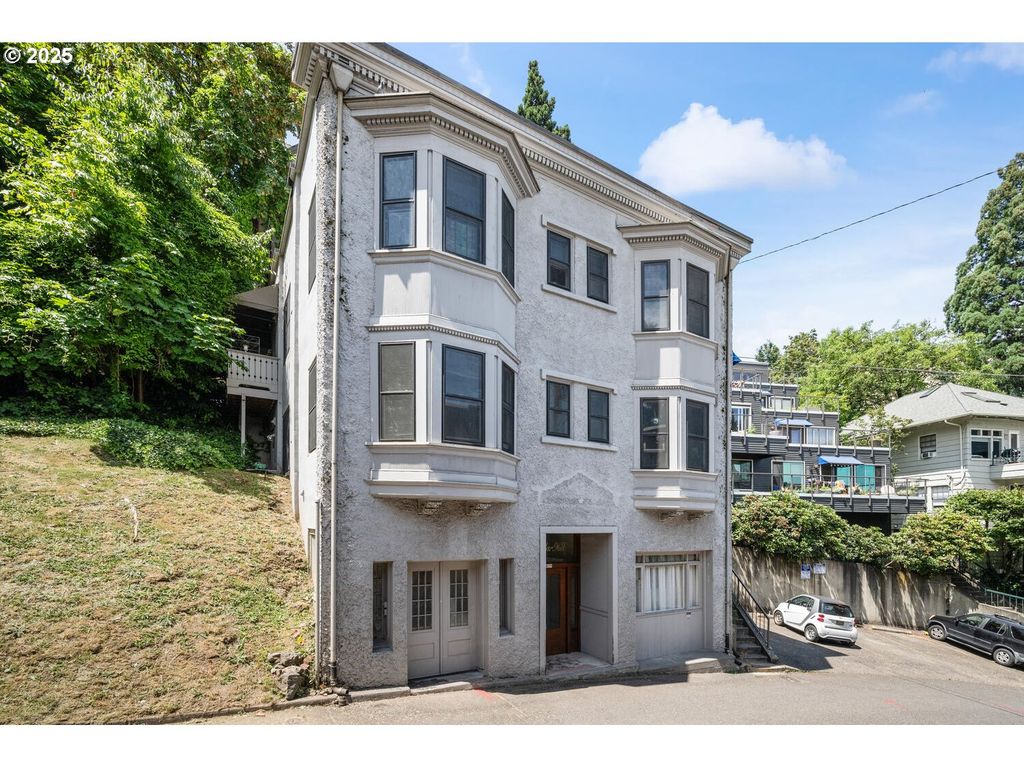 839 Sw GREEN Ave, Portland, OR 97205