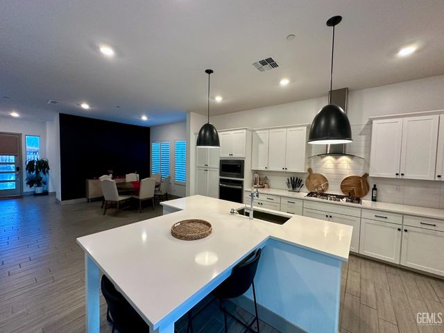 3109 Little Cedar Way, Shafter, CA 93263