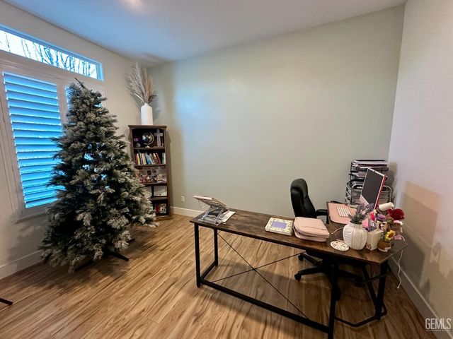 3109 Little Cedar Way, Shafter, CA 93263