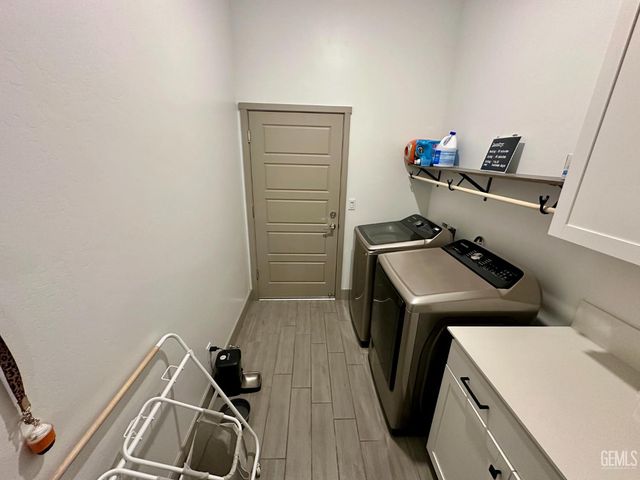 3109 Little Cedar Way, Shafter, CA 93263