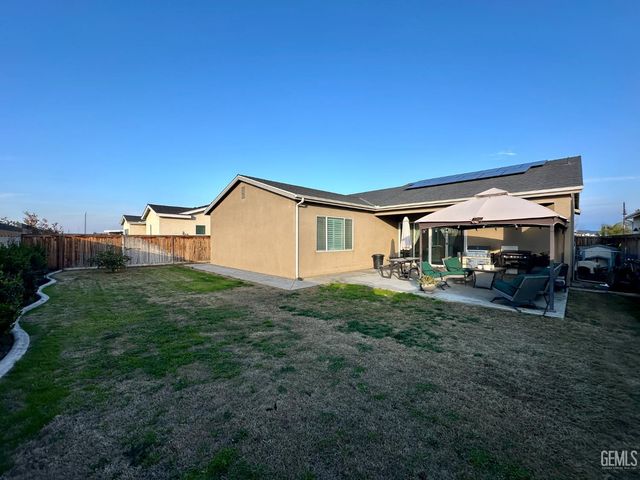 3109 Little Cedar Way, Shafter, CA 93263