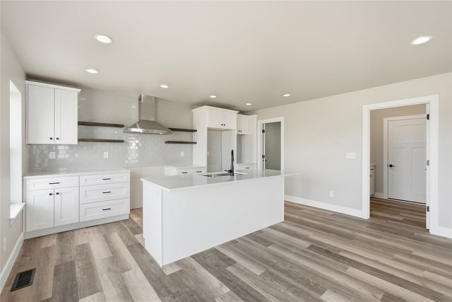 808 Crestview, Solon, IA 52333