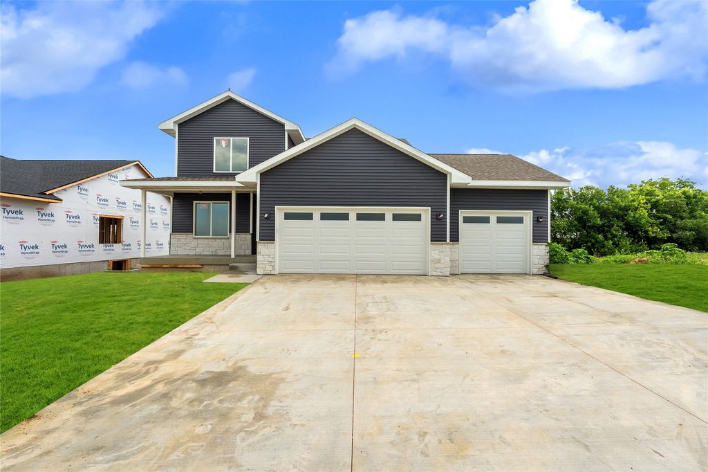 808 Crestview, Solon, IA 52333
