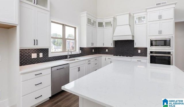 4205 LONGMOOR ROAD, Hoover, AL 35244