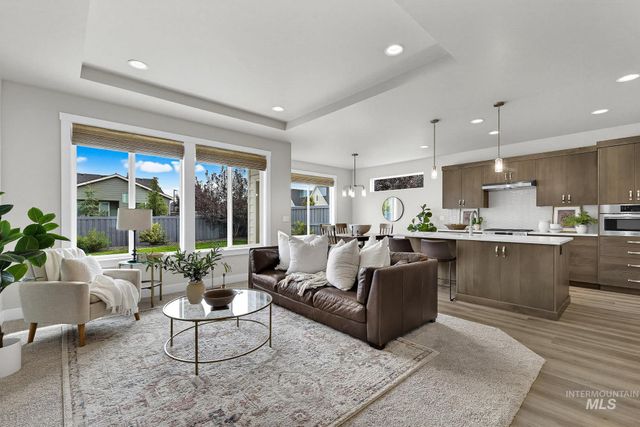 10455 Loneleaf Dr, Nampa, ID 83687