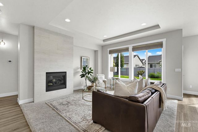 10455 Loneleaf Dr, Nampa, ID 83687