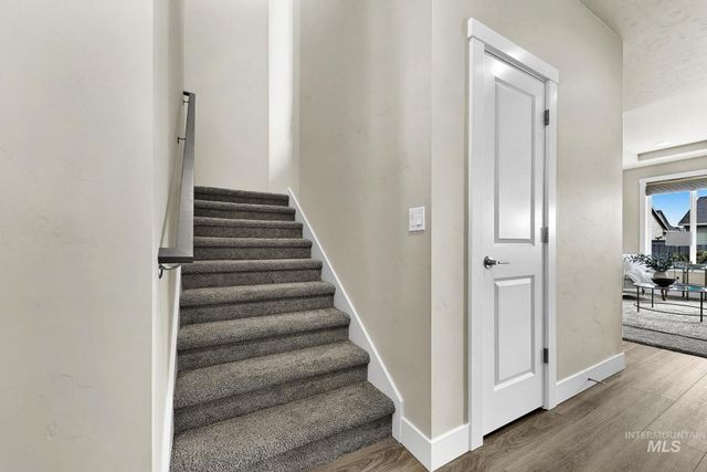 10455 Loneleaf Dr, Nampa, ID 83687