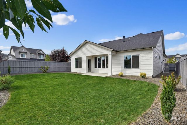 10455 Loneleaf Dr, Nampa, ID 83687