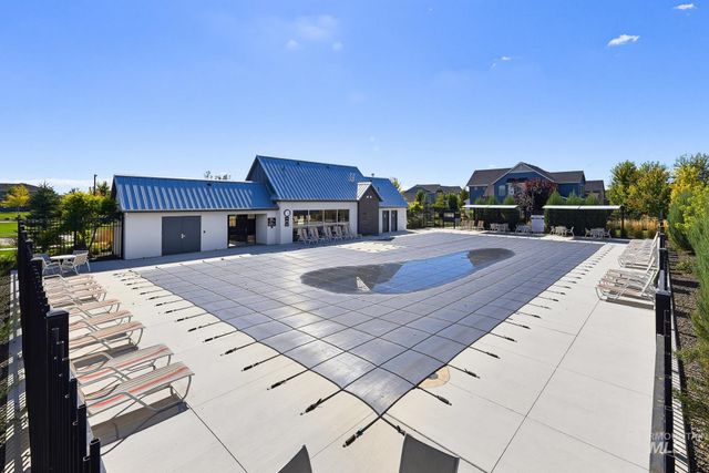 10455 Loneleaf Dr, Nampa, ID 83687