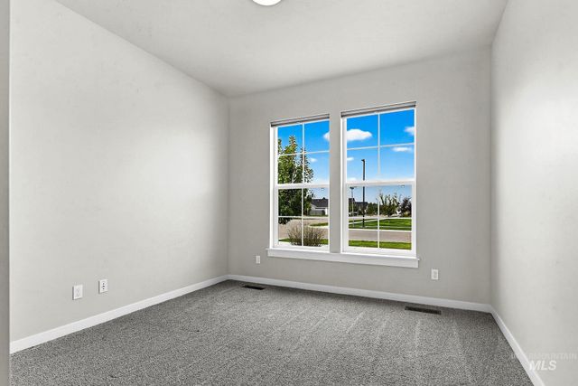 10455 Loneleaf Dr, Nampa, ID 83687