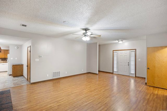 201 Meadow Lynn Drive, Morrilton, AR 72110