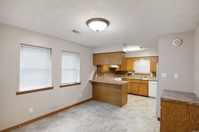 201 Meadow Lynn Drive, Morrilton, AR 72110