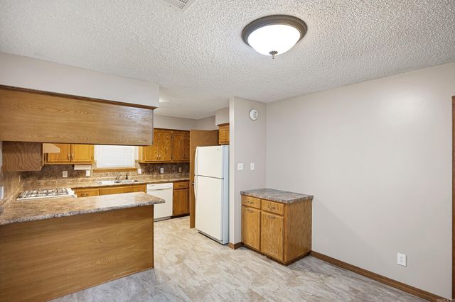 201 Meadow Lynn Drive, Morrilton, AR 72110