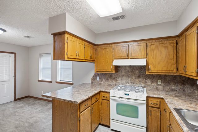 201 Meadow Lynn Drive, Morrilton, AR 72110