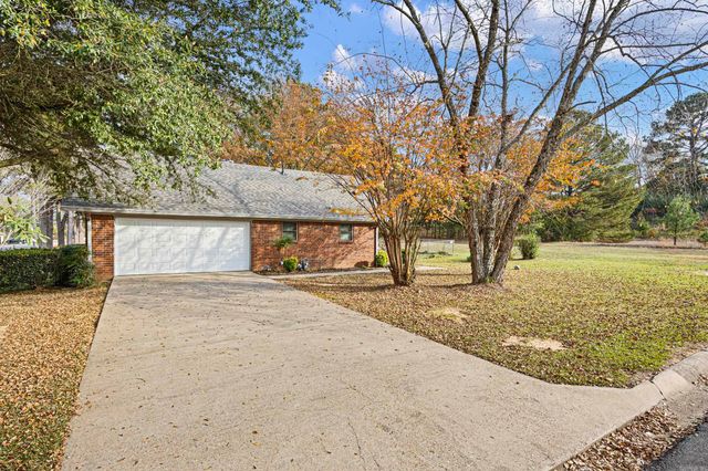 201 Meadow Lynn Drive, Morrilton, AR 72110