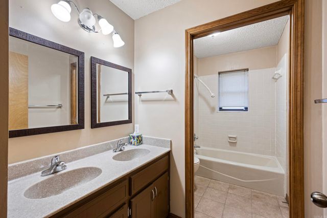 201 Meadow Lynn Drive, Morrilton, AR 72110