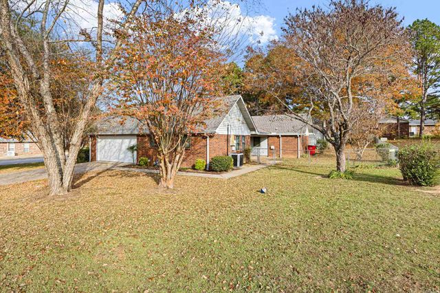 201 Meadow Lynn Drive, Morrilton, AR 72110