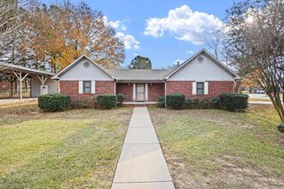 201 Meadow Lynn Drive, Morrilton, AR 72110