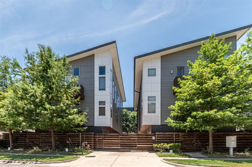 2421 N Garrett Avenue 3, Dallas, TX 75206
