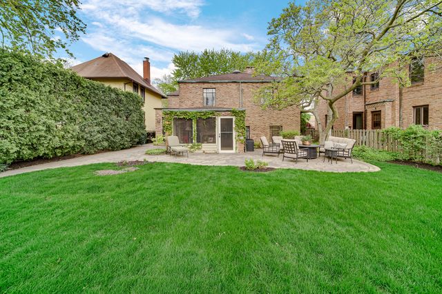 9305 S Hoyne Avenue, Chicago, IL 60643