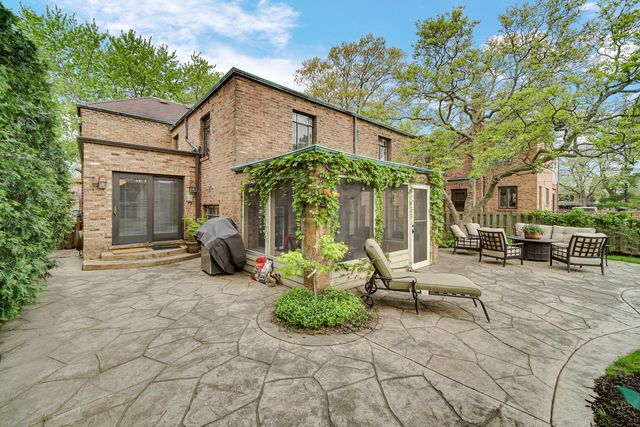 9305 S Hoyne Avenue, Chicago, IL 60643