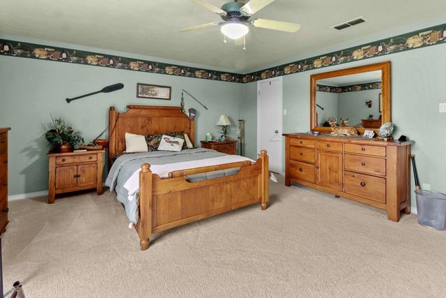 1325 Kings Rd, Marshall, TX 75672