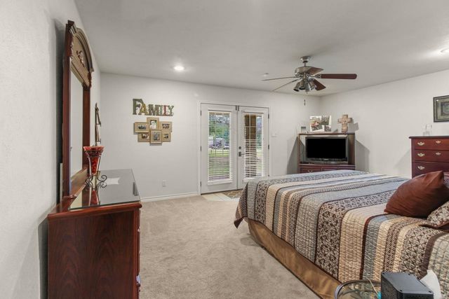 1325 Kings Rd, Marshall, TX 75672