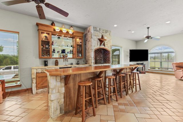 1325 Kings Rd, Marshall, TX 75672