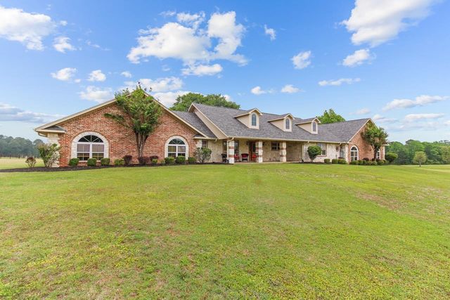 1325 Kings Rd, Marshall, TX 75672