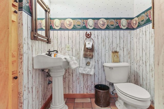 1325 Kings Rd, Marshall, TX 75672