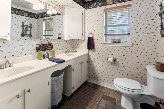 1325 Kings Rd, Marshall, TX 75672
