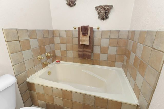 1325 Kings Rd, Marshall, TX 75672