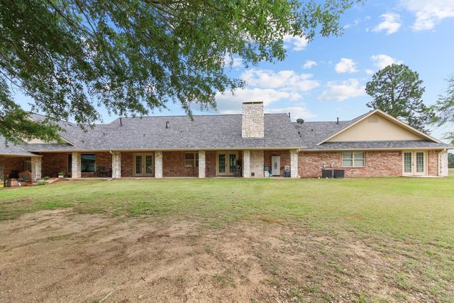 1325 Kings Rd, Marshall, TX 75672