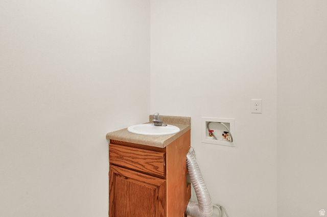 936 N 750 W, Clinton, UT 84015