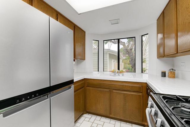 1065 Brewley Lane, Vista, CA 92081