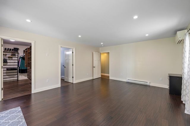 18 Oak Ridge Dr, Charlton, MA 01507