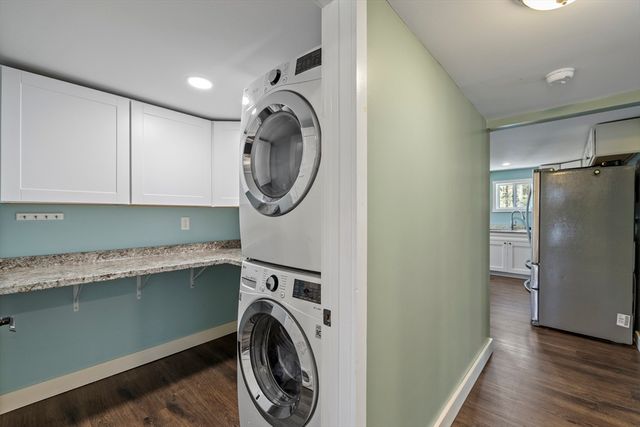 18 Oak Ridge Dr, Charlton, MA 01507