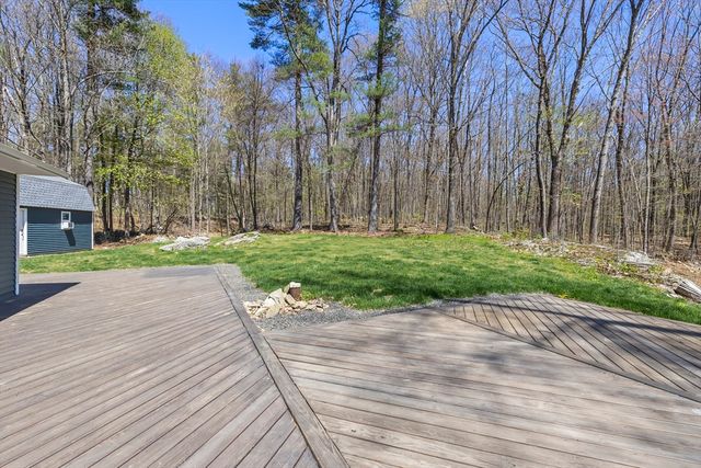 18 Oak Ridge Dr, Charlton, MA 01507