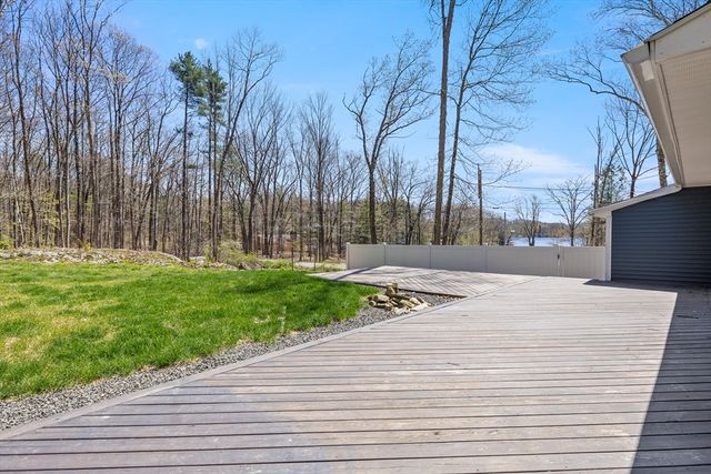 18 Oak Ridge Dr, Charlton, MA 01507