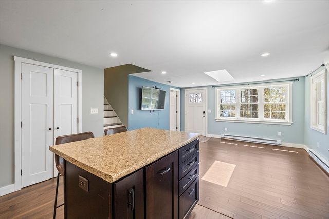 18 Oak Ridge Dr, Charlton, MA 01507
